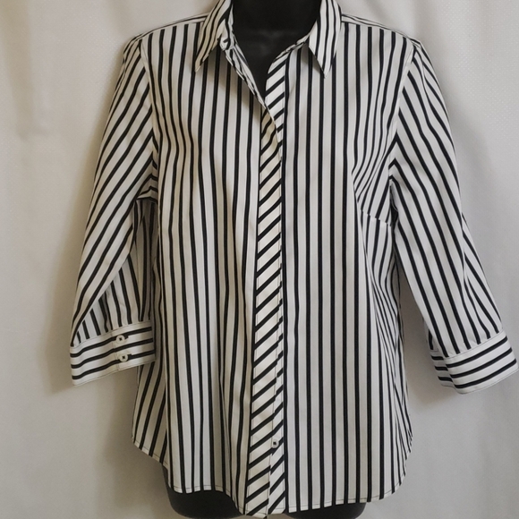 Chico's 3/4 sleeve striped button down blouse NWOT - Picture 1 of 6